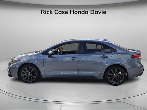 Used 2025 Toyota Corolla SE image 4