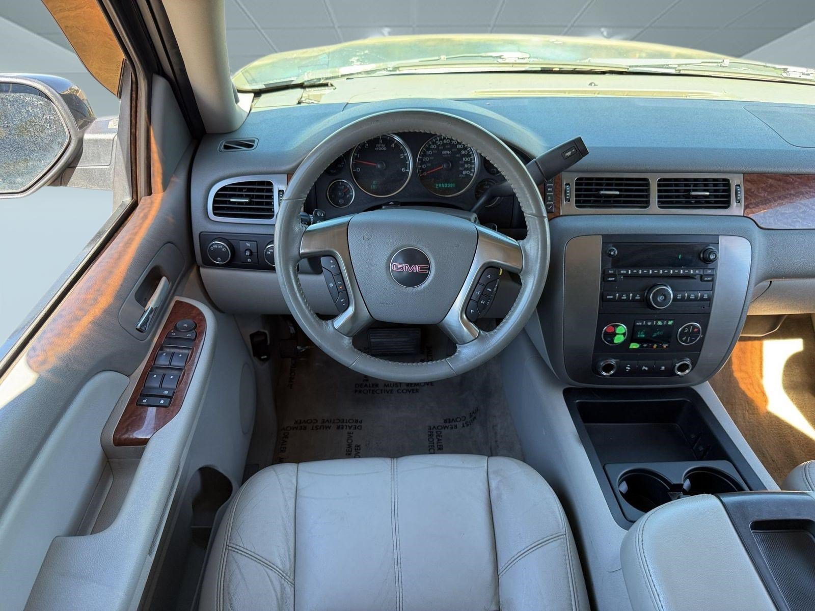 Used 2007 GMC Yukon SLT w/ SLT Preferred Equipment Group AWD/4WD image 25