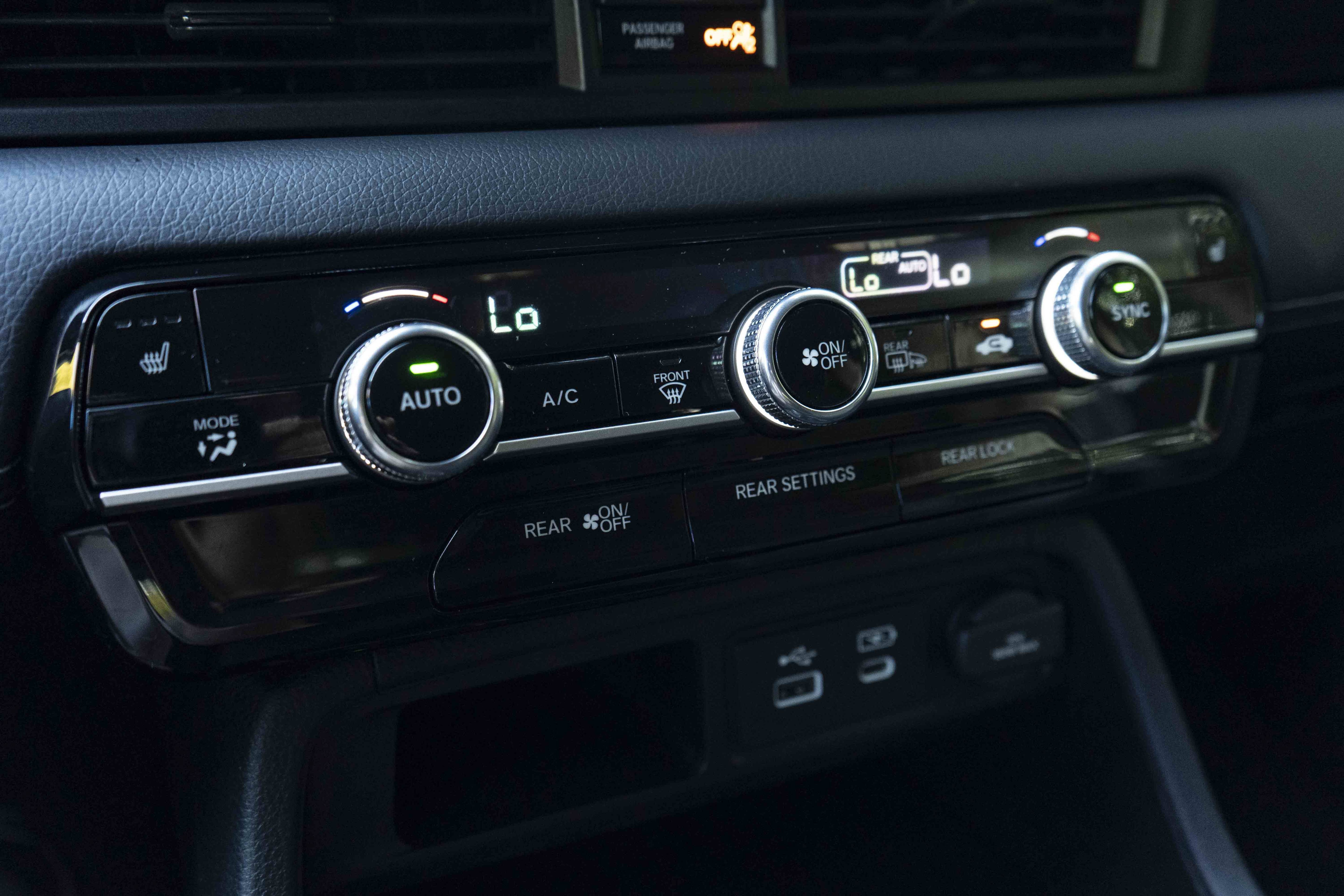 Used 2025 Honda Pilot Touring image 32