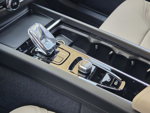 New 2026 Volvo XC60 B5 Plus w/ Protection Package Premier image 22