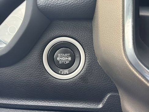 Used 2024 RAM 2500 Laramie AWD/4WD image 13
