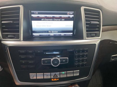 Used 2015 Mercedes-Benz GL 450 4MATIC image 11