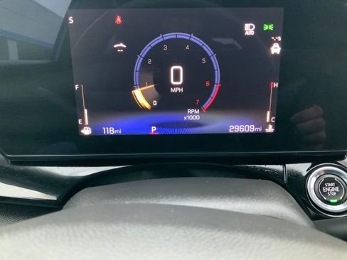 Used 2024 Chevrolet Trax RS w/ Sunroof Package image 22