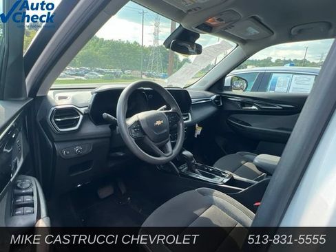 Used 2024 Chevrolet TrailBlazer LT w/ Driver Confidence Package AWD/4WD image 5