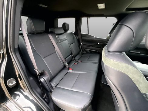 Used 2024 Lexus GX 550 AWD/4WD image 20