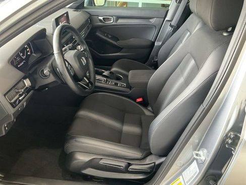 Used 2023 Honda Civic Sport image 3