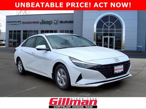 Used 2022 Hyundai Elantra SE FWD image 1