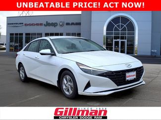 Used 2022 Hyundai Elantra SE FWD video 1