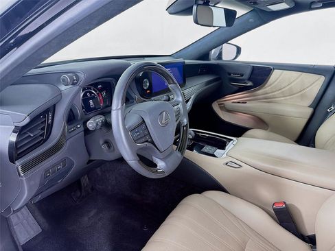 Used 2023 Lexus LS 500 w/ Interior Upgrade Package RWD image 4