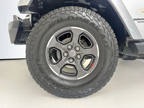 Used 2013 Jeep Wrangler Unlimited Sahara w/ Connectivity Group image 27