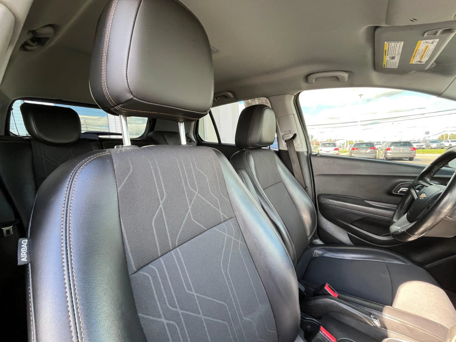 Used 2018 Chevrolet Trax LT w/ LT Convenience Package AWD/4WD image 28