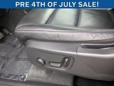 Certified 2023 Volvo XC40 B5 Plus w/ Protection Package Premier AWD/4WD image 14