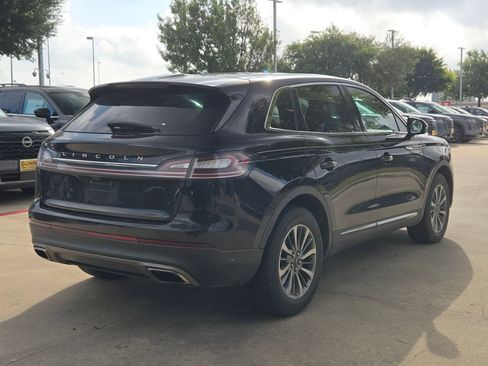 Used 2022 Lincoln Nautilus FWD w/ Premium Package image 3