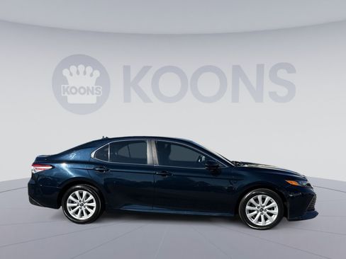 Used 2019 Toyota Camry LE image 7