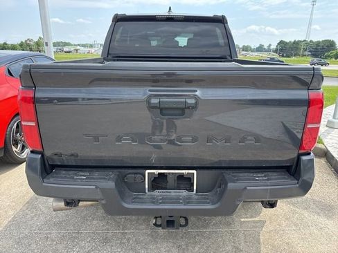 Used 2025 Toyota Tacoma TRD Sport AWD/4WD image 7