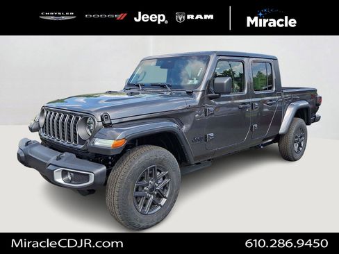 New 2026 Jeep Gladiator Sport AWD/4WD image 1