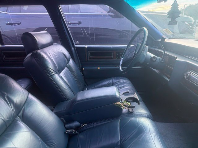 Used 1993 Cadillac De Ville Sedan FWD image 6