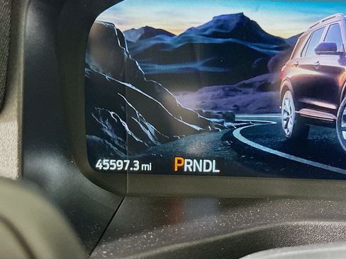 Used 2025 Ford Explorer Platinum w/ LUX Leather Package AWD/4WD image 19