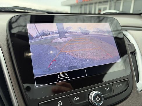 Used 2022 Chevrolet Malibu LS image 21