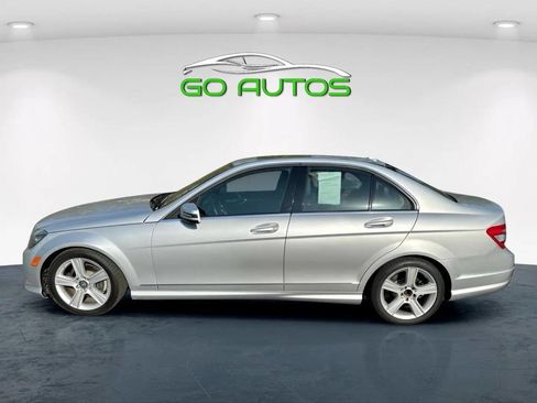 Used 2011 Mercedes-Benz C 300 4MATIC Sedan image 4