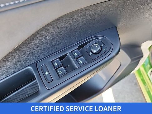 Certified 2025 Volkswagen Taos SE image 11