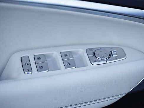 Used 2026 Genesis G70 2.5T image 16