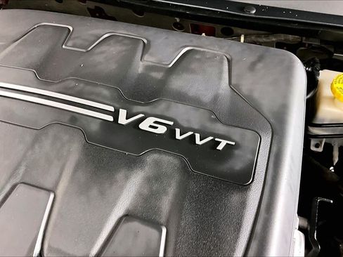 Used 2019 Jeep Cherokee Latitude w/ Popular Appearance Group FWD image 32
