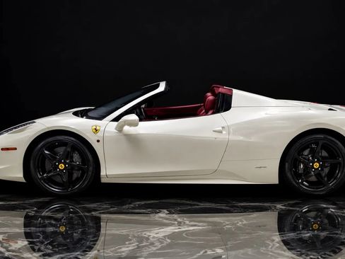 Used 2014 Ferrari 458 Spider RWD image 2
