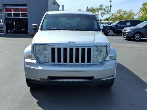 Used 2009 Jeep Liberty Sport w/ Popular Equipment Group image 8