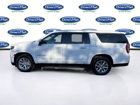 Used 2023 Chevrolet Suburban Premier image 4