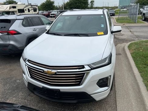 Used 2023 Chevrolet Traverse High Country AWD/4WD image 2