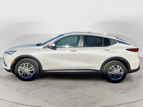 Used 2024 Buick Envista Preferred w/ Convenience I Package image 2