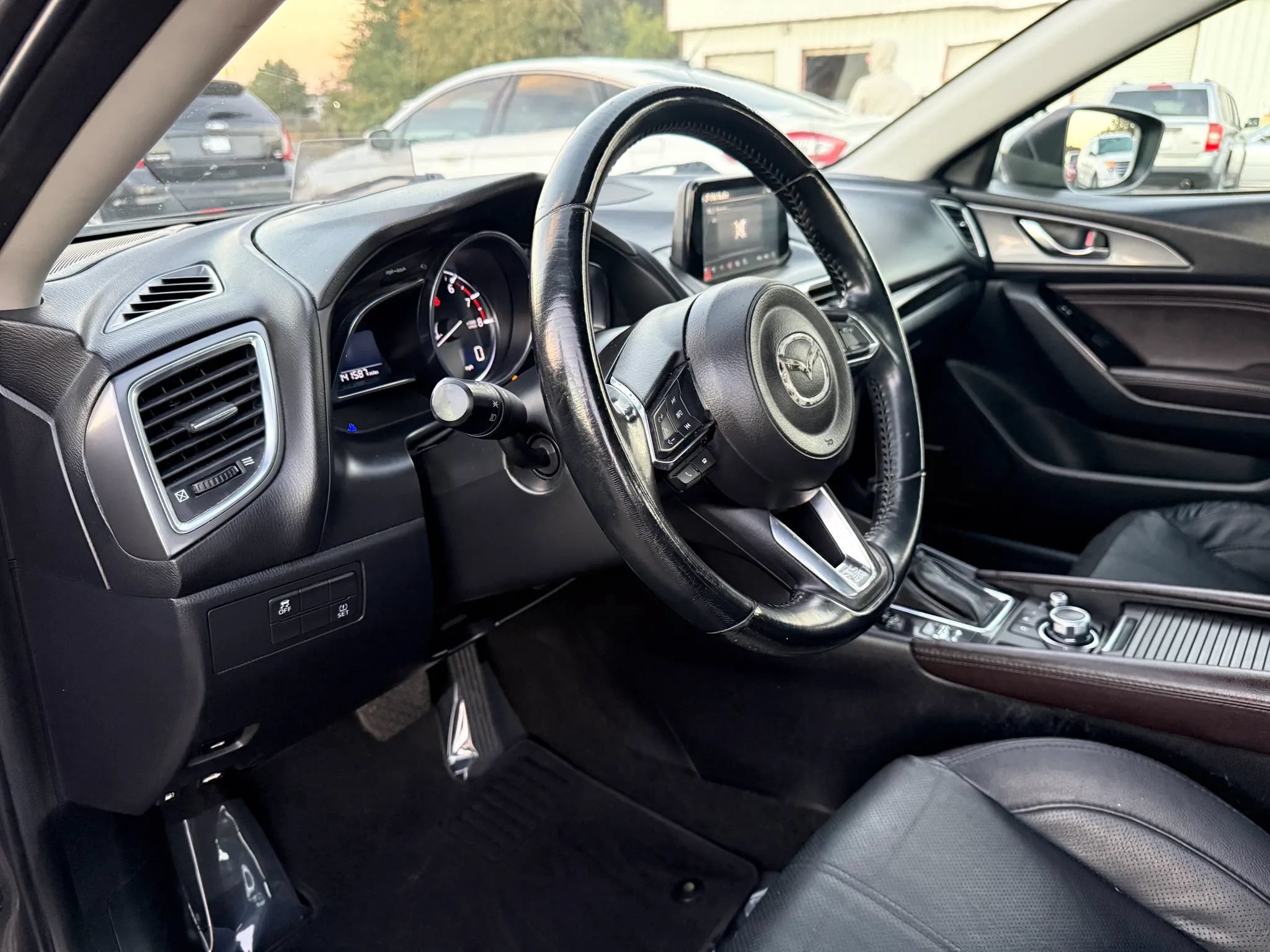 Used 2018 MAZDA MAZDA3 Grand Touring FWD image 17