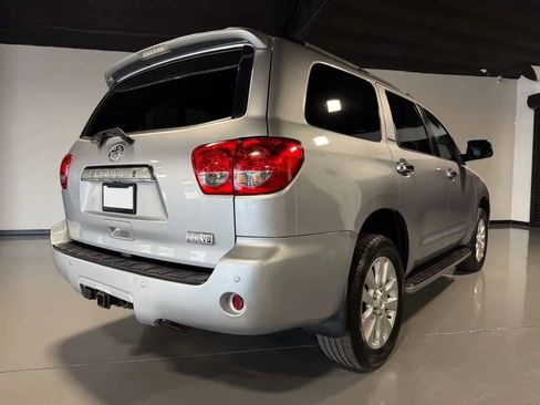 Used 2013 Toyota Sequoia Platinum AWD/4WD image 4