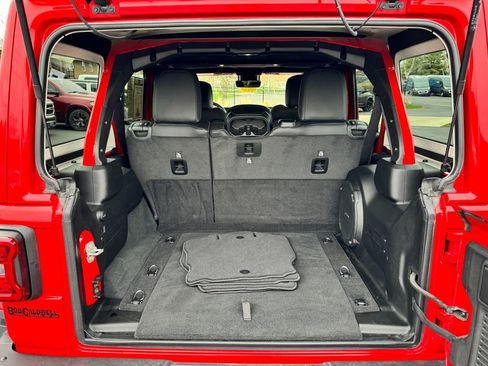 Used 2024 Jeep Wrangler Unlimited Rubicon image 16