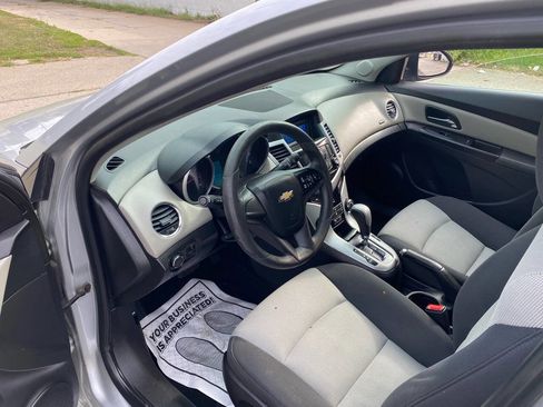 Used 2016 Chevrolet Cruze LS image 18