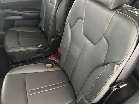 Certified 2025 Kia Sorento EX w/ Panoramic Sunroof Package FWD image 26