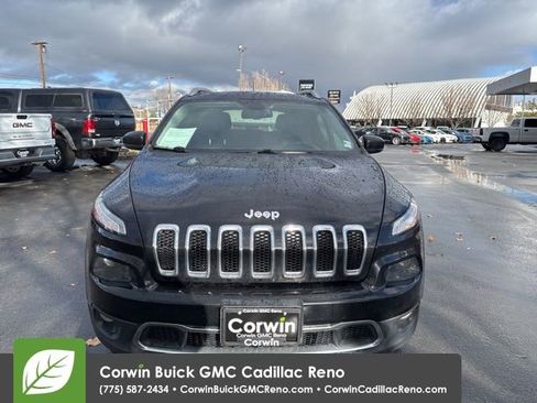 Used 2017 Jeep Cherokee Limited image 3