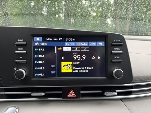Certified 2025 Hyundai Elantra Sport FWD image 23