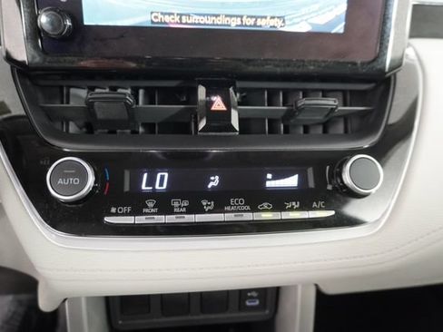 Used 2023 Toyota Corolla Cross LE FWD image 29