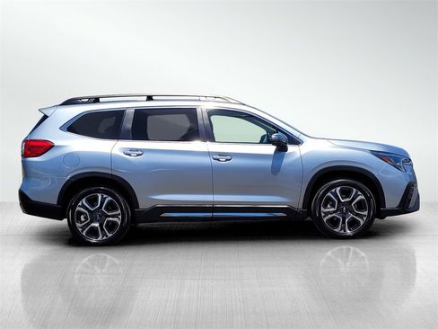 Used 2023 Subaru Ascent Limited w/ Technology Package image 4