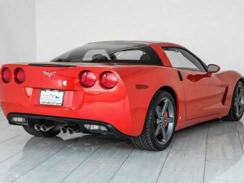 Used 2007 Chevrolet Corvette Coupe w/ Performance Package RWD image 6