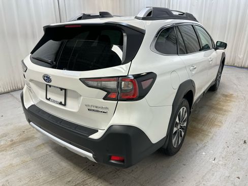Used 2025 Subaru Outback Touring XT AWD/4WD image 11