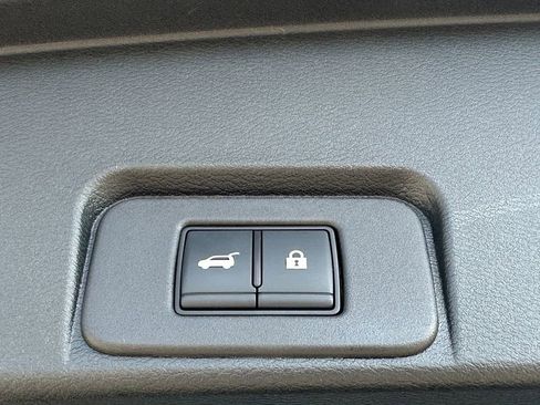 Used 2023 Nissan Rogue SL w/ SL Premium Package image 7