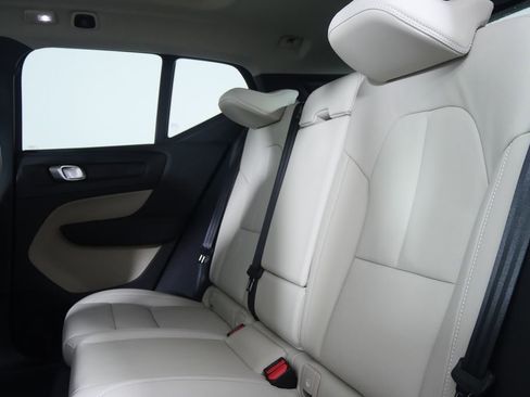 Used 2025 Volvo XC40 B5 Plus w/ Climate Package image 14