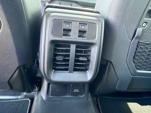 Used 2025 Ford Bronco Badlands AWD/4WD image 25