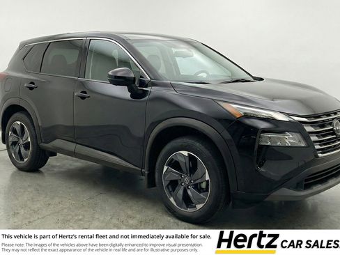 Used 2025 Nissan Rogue SV image 1