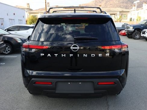 New 2025 Nissan Pathfinder SV image 5