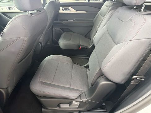 New 2026 Ford Explorer Active RWD image 18
