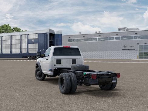 New 2026 RAM 5500 Tradesman AWD/4WD image 3